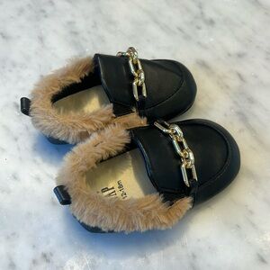 Adorable Baby Gap faux leather faux fur shoes